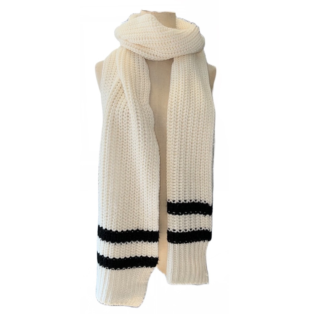 FOREVER 21 | Cozy Scarf